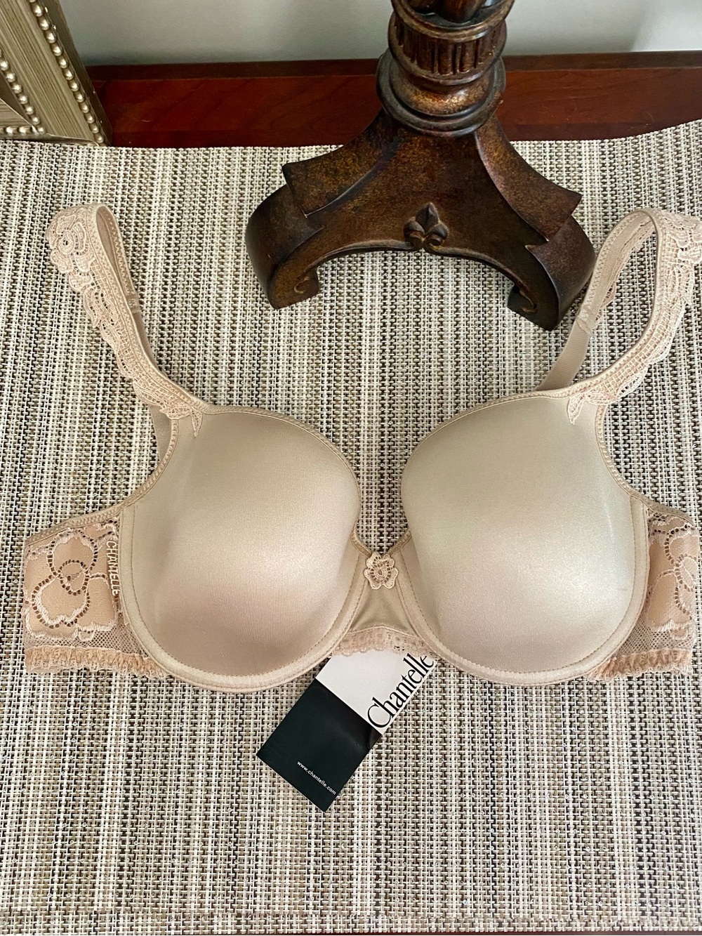Chantelle Beige Nude Moulded T-Shirt Bra with Lace Trim